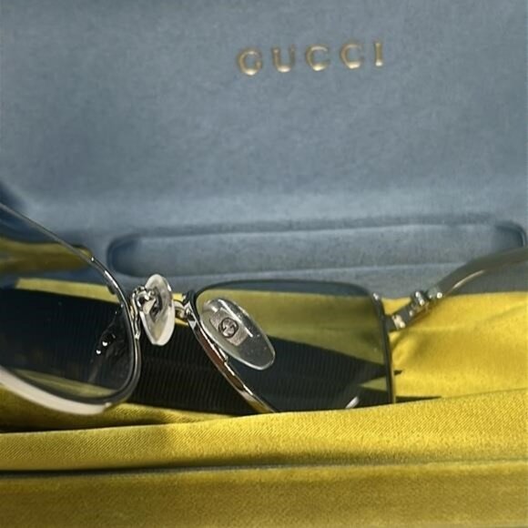 NEW Gucci GG1006S Cat Eye Sunglasses – Silver / Light Blue  display picture 3